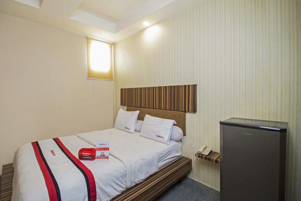 Reddoorz @ Mangga Besar 4 Guest house 2*