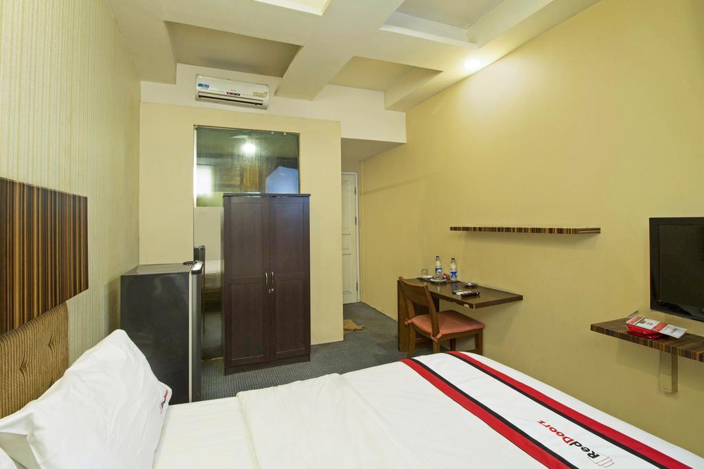 Reddoorz @ Mangga Besar 4 2*